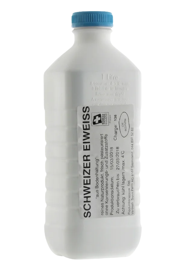 Flüssigei von Sunn Farm, Schweizer Eiweiss Suisse Garantie, in der Flasche mit blauem Deckel